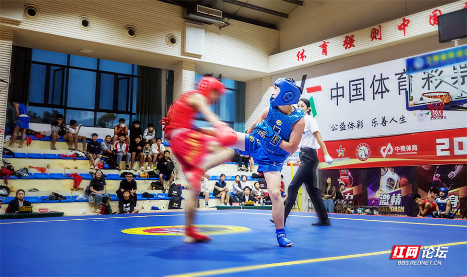 资深女摄影, 每日一图