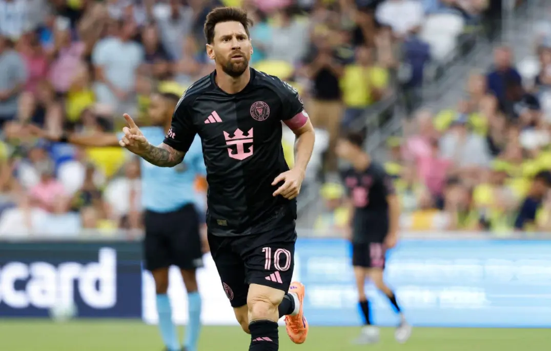 合联袂出击, 首发阵容总